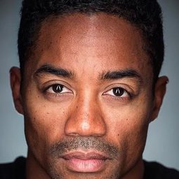 David Burnell IV - 血黃金演員 飾演American GI