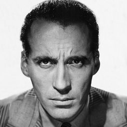 Christopher Lee 飾演 Lord George Jeffreys