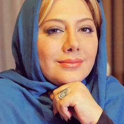 Zahra Davoudnejad 飾演 