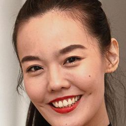 Lim Mei Fen 飾演 Coach Yoong