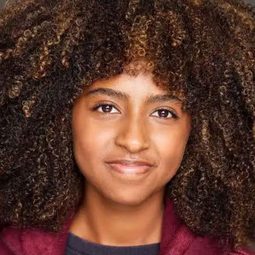 亞瑪莉·麥科伊 - 蘇斯博士：史尼奇演員 飾演Stella (voice)