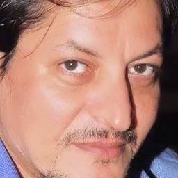 Hisham Al Meleji 飾演 