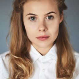 Karolina Staniec - 劫後難逃演員 飾演Cashier Sylwia