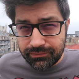 Catalin Rotaru 飾演 Customs Officer #3