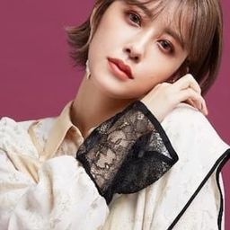 Miyabi Natsuyaki 飾演 