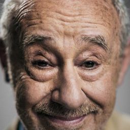 Pierre Epstein 飾演 Van Buren