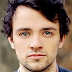 Jacob Warner - 鋼鋸嶺演員 飾演James Pinnick