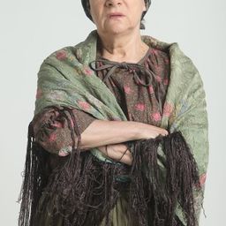 Camelia Zorlescu 飾演 Mihaela's mother