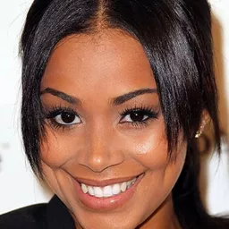 蘿倫·倫敦 飾演 Melanie 'Mel' Whitfield