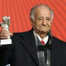 Ali-Asghar Shahbazi 飾演 Nader's Father