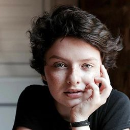 Lachlan Watson 飾演 Mason