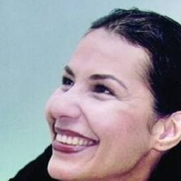 Nadera Omran 飾演 Aseel