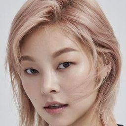 Song Hae-na 飾演 Ae-ok
