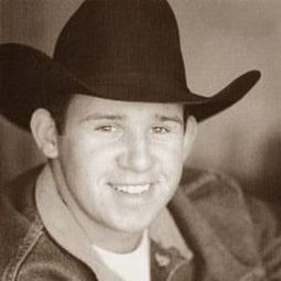 Ty O'Neal 飾演 Clell Miller