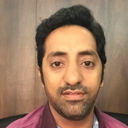 維克拉姆·柯查 飾演 Vijay Prajapati