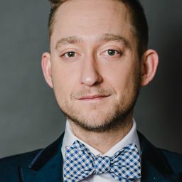 Craig Haas 飾演 Ennio