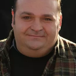 Joe Rosario 飾演 Chick