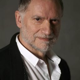 Nancho Novo 飾演 Jota