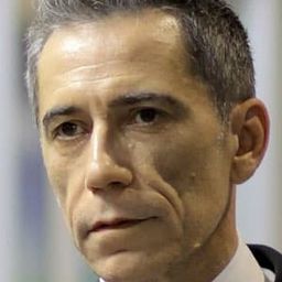 Stefano Rota 飾演 Bartolo