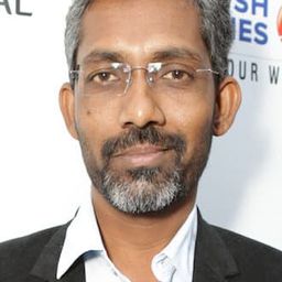 Nagraj Manjule 飾演 Hitler Bhai