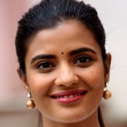 艾希瓦婭·拉傑什 飾演 Asha Gawli