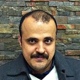 Mohamed El Sherbini 飾演 خليل مرسي فى شبابه