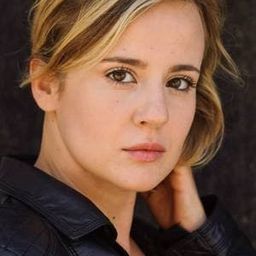 Elisa Di Eusanio 飾演 Moglie Camperista