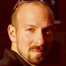 約書亞塞夫特 - Stranger at the Gate導演