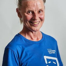 Kirsi Asikainen 飾演 Anja Sallinen