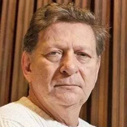 奧斯馬·努涅茲 飾演 Saporitti