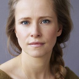 Susanne Bormann 飾演 Mirjana