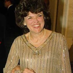 Carol Arthur 飾演 Blanche