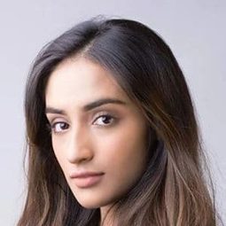 Rukku Nahar 飾演 Harleen