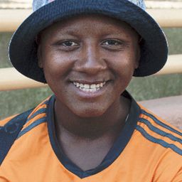 Foziwa Mohamed 飾演 Gatô