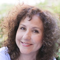 Lotta Östlin Stenshäll 飾演 Lisbeth