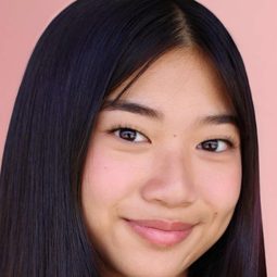 艾歷·珍·高 - 人肉搜尋演員 飾演Young Margot (5 yrs)