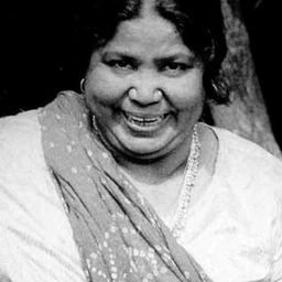 Tun Tun 飾演 Phool Rani