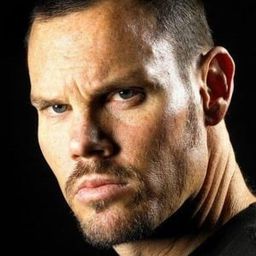 傑夫·米德 - 狂野時速5演員 飾演Macroy