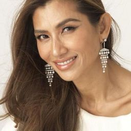 Alisa Intusmith 飾演 Jit