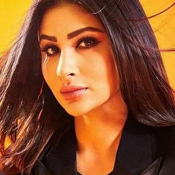 穆尼·羅伊 飾演 Parul