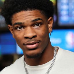 史庫特亨德森 飾演 Romeo Travis