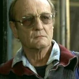 Pascal Leguennec 飾演 The hardware store clerk