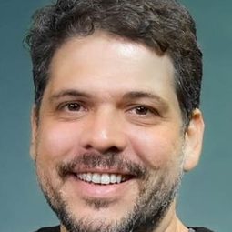 凱托·曼尼爾 - 無濾真女子演員 飾演Pedro Paulo