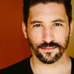 Shane Twerdun 飾演 Jeremiah Baarker