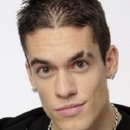 克里斯蒂安·穆拉斯 飾演 Arista