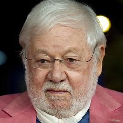 Paolo Villaggio - W gli sposi演員 飾演Psychologist