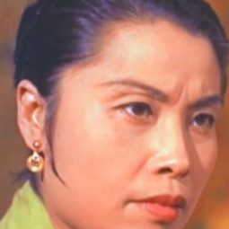 紅薇 飾演 Mrs Bi