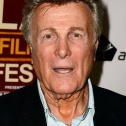 Steve Rowland 飾演 Self