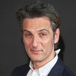 艾那斯多·艾戴理歐 飾演 Javier