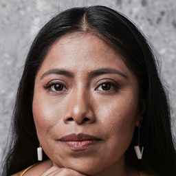 亞莉札·阿帕里希歐 飾演 Ana